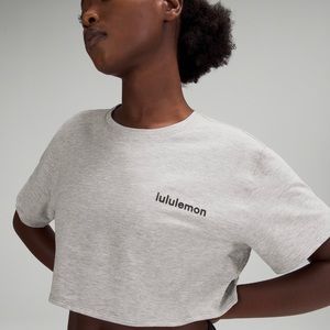 LA Cropped Boxy Tee in Heathered Core Light Grey